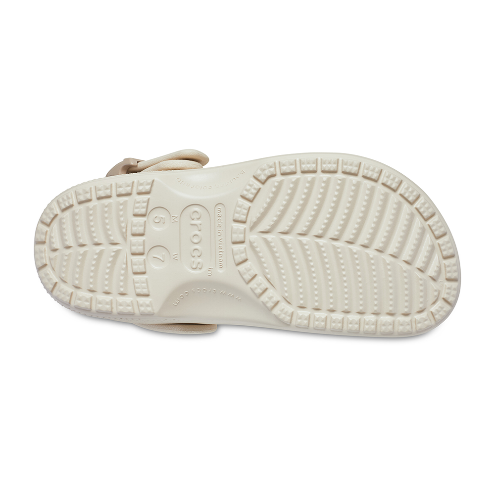 Classic Enamel Buckle Clog