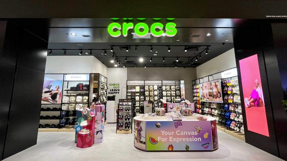 Crocs paradigm shops mall